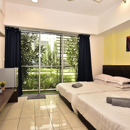 H&F Homestay The Two Owls Nest Aeropod Sovo Studio Room - 2 Queen Bed - Near Airport - Free Parking コタキナバル エクステリア 写真